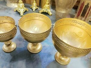 Bowl Hammered Urli Candle Stand with Floating Diya